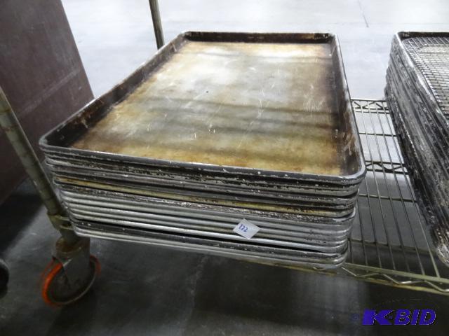 lot 122 image: Full Size Baking Pans Qty 15...