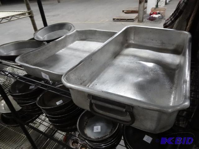 lot 131 image: 2 Pie Pans, 2 Aluminum Pans, 1 Cookie Sheet...