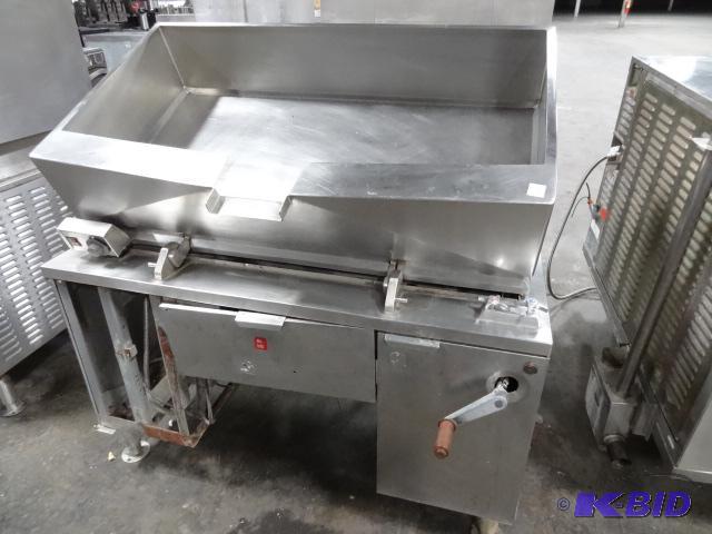 lot 155 image: Tilting Brazing Pan, 44 X 24 Pan. No lid. Nat...