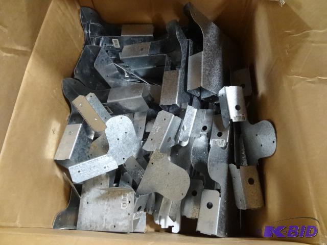 lot 211 image: Box Of Simpson Strong Ties RTC 24.Simpson Str...
