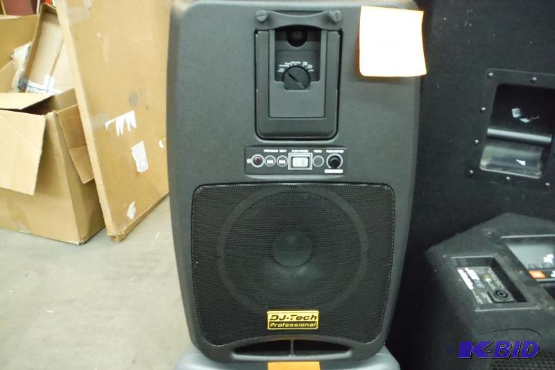 lot 17 image: DJTECH IVISA80LIGHT 80-Watt Amplifier Speaker