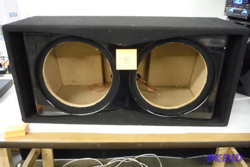 lot 8 image: 12 Ported Sub Box