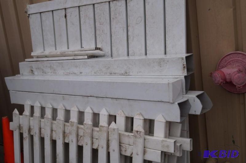 Vinyl fencing