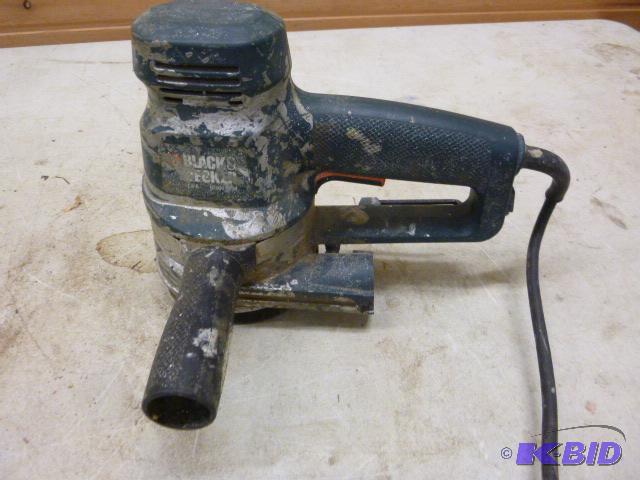 lot 129 image: Black & Decker Polisher Tested and works....