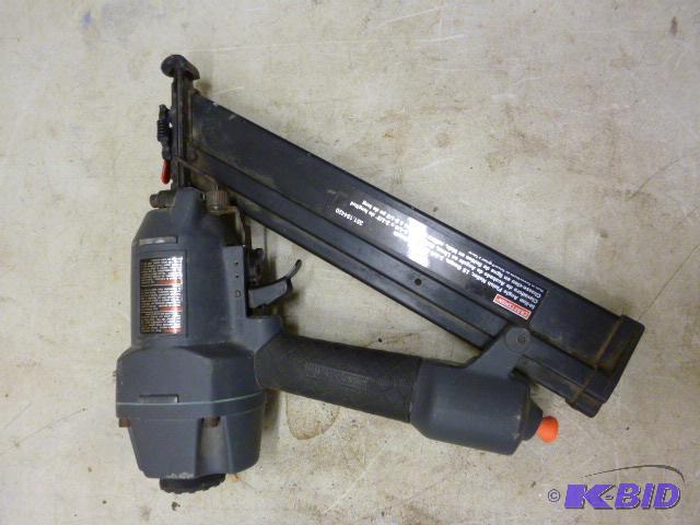 lot 130 image: Craftsman Inline Angle Nailer 15 gauge, 1 14...