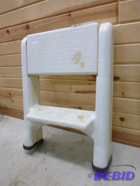 lot 134 image: Plastic Step Stool...