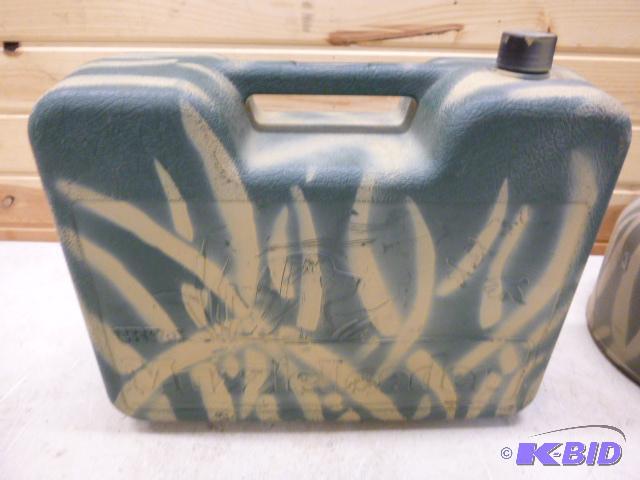 lot 136 image: GB Pet Muzzle Loader Pet Food Carrier With wa...