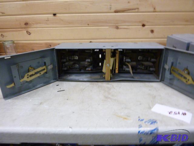 lot 152 image: Square D QMB Saflex Unit Catalog No. QMB-310-...