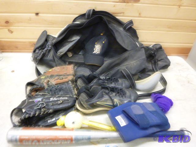 lot 170 image: Miscellaneous Baseball Player Items...