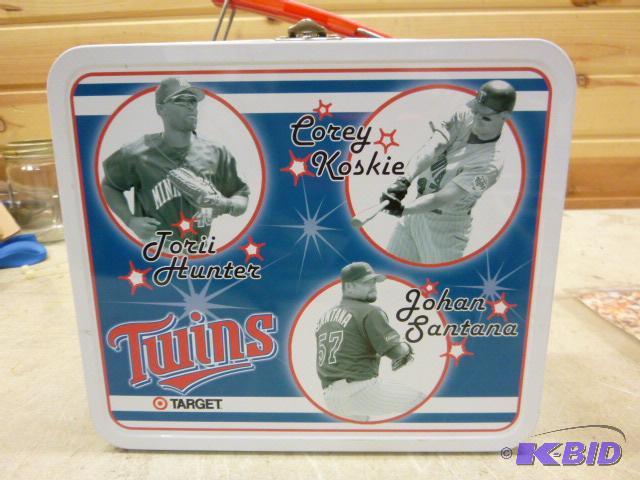 lot 180 image: Minnesota Twins Lunchbox...