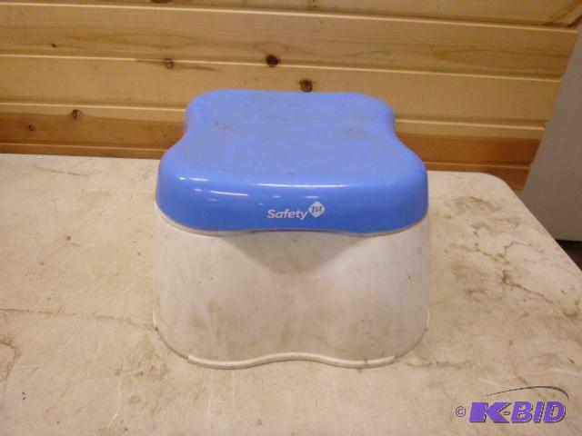lot 183 image: Safety First Potty Chair...