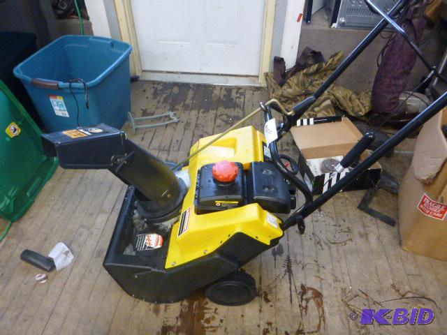 lot 200 image: All Power 20" Snowblower Single stage, t...