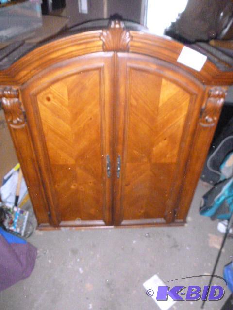 lot 3 image: Hutch with 2 Drawers 50" X 46" X 23...