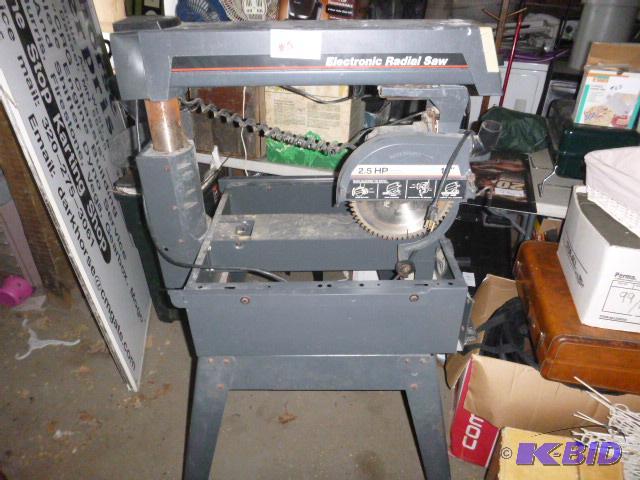 lot 5 image: Craftsman Electronic Radial Saw Model 113.198...
