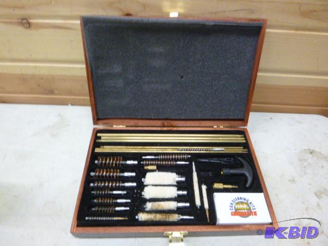 lot 51 image: Gunmaster Gun Cleaning Kit...