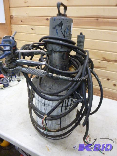 lot 72 image: Graco&nbspMcMark Paint Sprayer 220 - 4 wire&...
