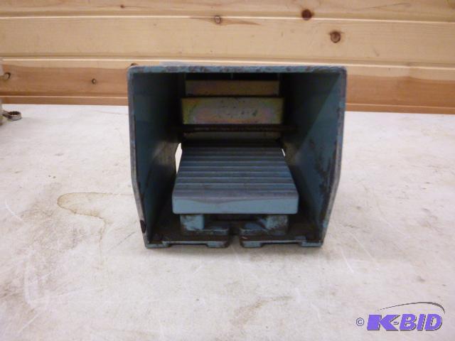 lot 83 image: Lift Foot Pedal ...