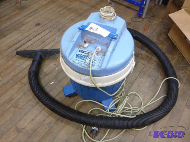 lot 93 image: Sears WetDry Vac Tested and works....