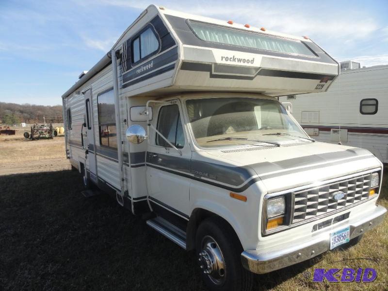 lot 1016 image: 1984 Ford Motorhome