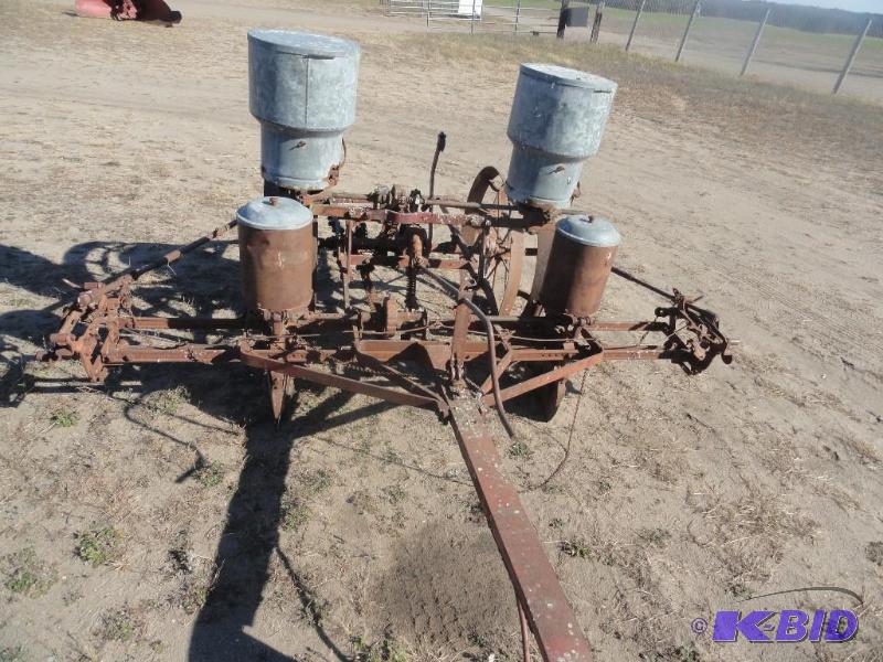 lot 1021 image: Corn Planter