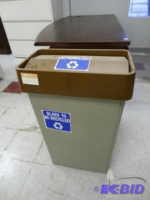 lot 104 image: Plastic Recycling Bin...