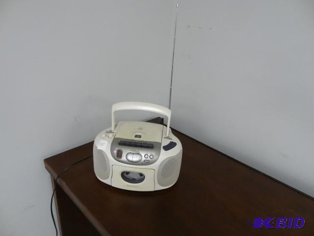 lot 107 image: Aiwa AM FM Stereo. CD and Cassette...