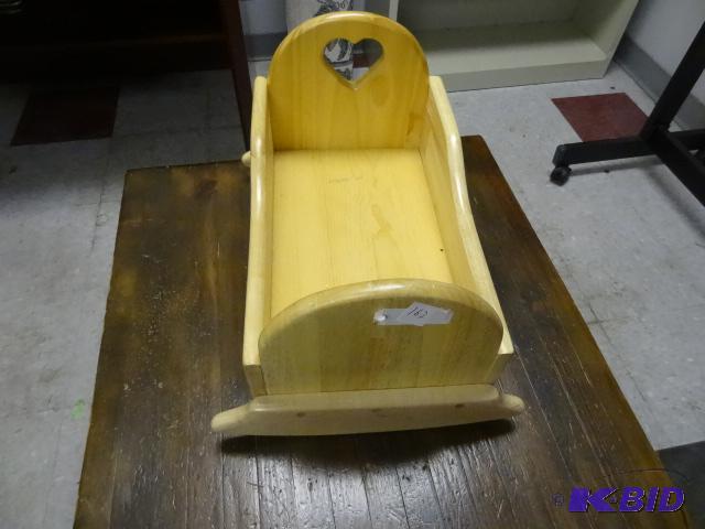 lot 162 image: Wood Baby doll Cradle...