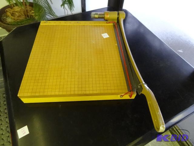 lot 163 image: 16" Paper Cutter...