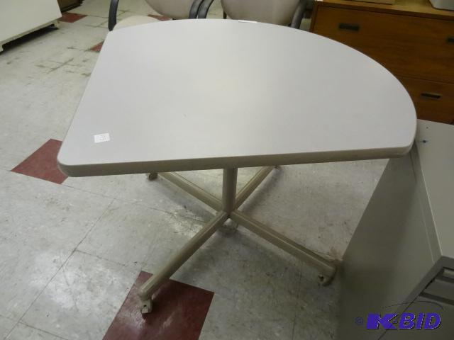lot 173 image: Tear Drop Top Table on Wheels 41 X 41...