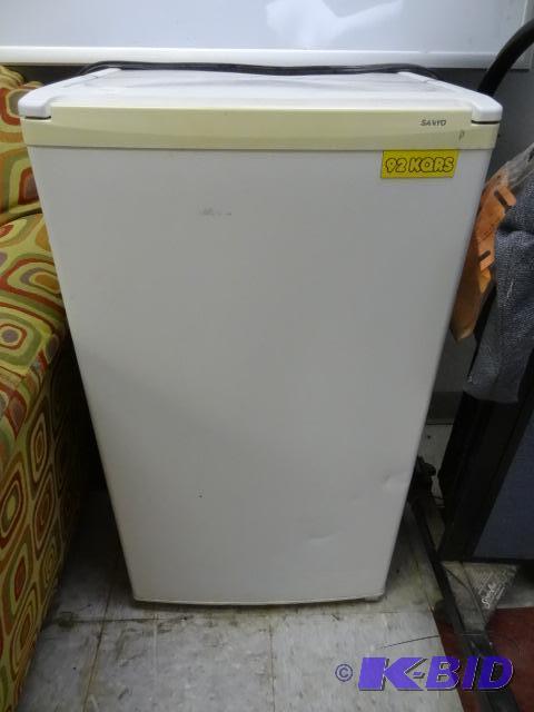 lot 201 image: Sanyo Mini Fridge Freezer Model SR-367W...