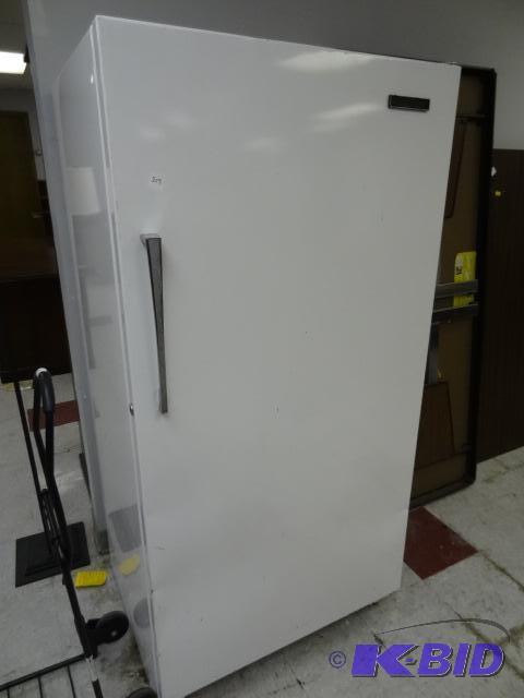 lot 208 image: Upright Freezer Model 198V8-2, Shelves are a ...
