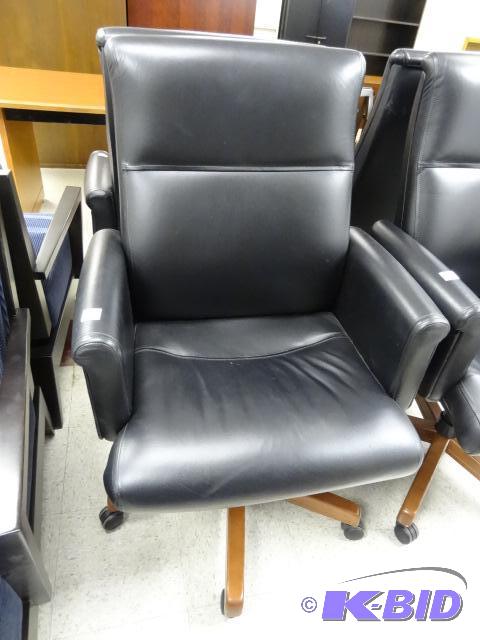 lot 24 image: Steel Case Leather Office Chair...