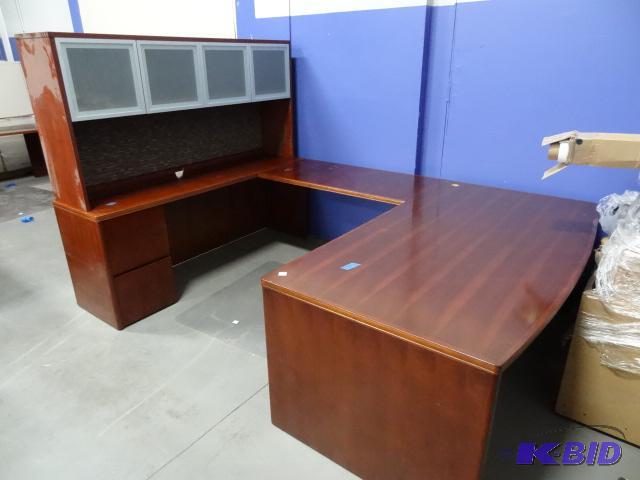 lot 245 image: U Shaped Office Desk. 4 Piece. 5 Drawers 106 ...