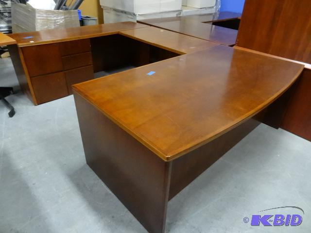 lot 249 image: U Shaped Desk 3 piece 5 drawers 10 X 72...