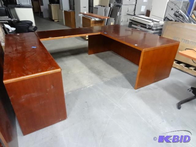 lot 251 image: U Shaped Office Desk 3 Piece 72 X 104. 5 Draw...