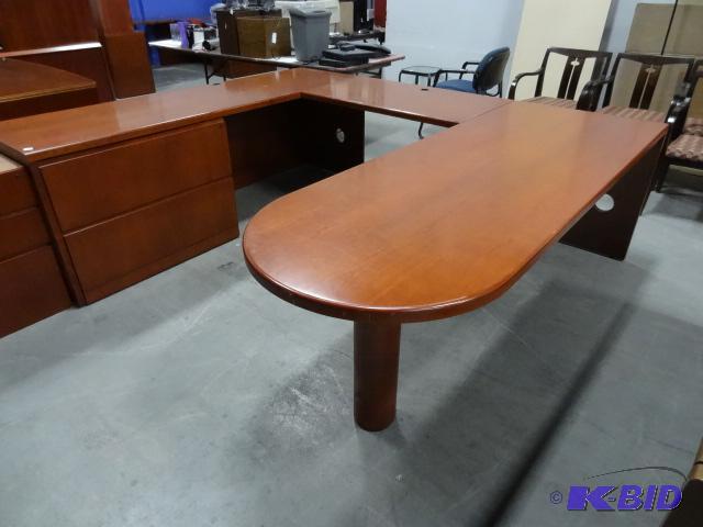 lot 252 image: U Shaped Office Desk 3 Piece, 2 lateral Drawe...