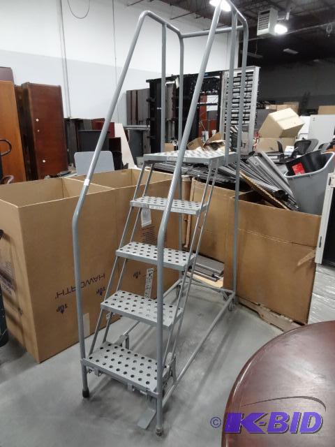 lot 258 image: Cotterman 5 Step Rolling Stairs. Like New...