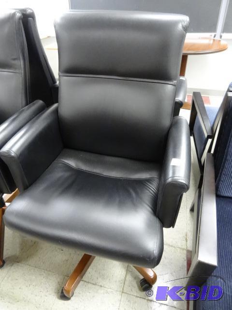 lot 26 image: Steel Case Leather Office Chair...