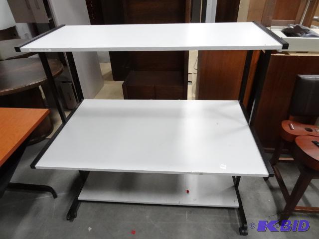 lot 266 image: Portable Desk on Wheels 50 X 29 X 50...
