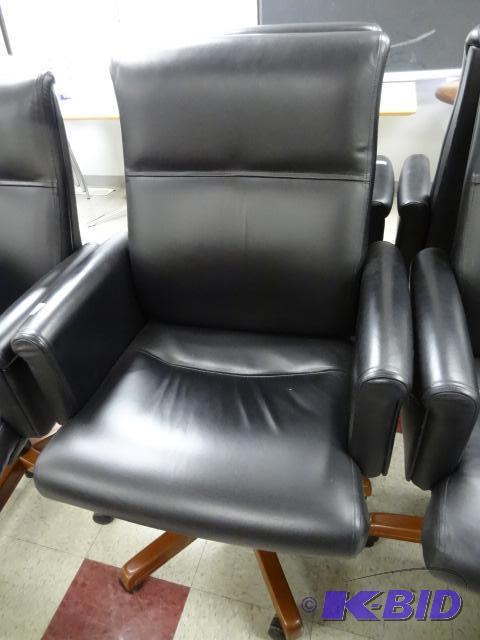 lot 27 image: Steel Case Leather Office Chair...