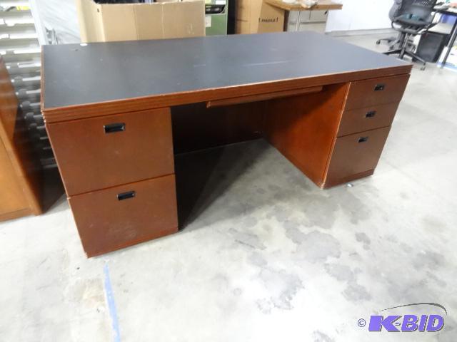lot 275 image: Office Desk. 5 Drawer and Pencil Drawer. Leat...