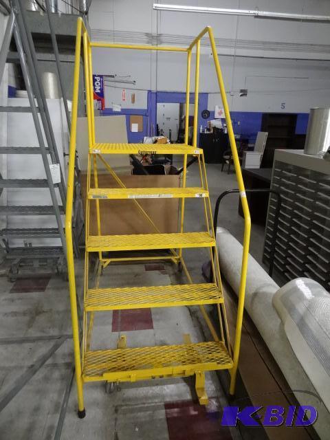 lot 279 image: Cotterman 5 Step Rolling Stairs. Like New...