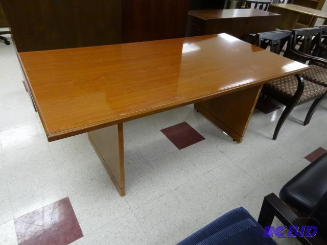 lot 33 image: Laminate Table 72 X 36 X 29...