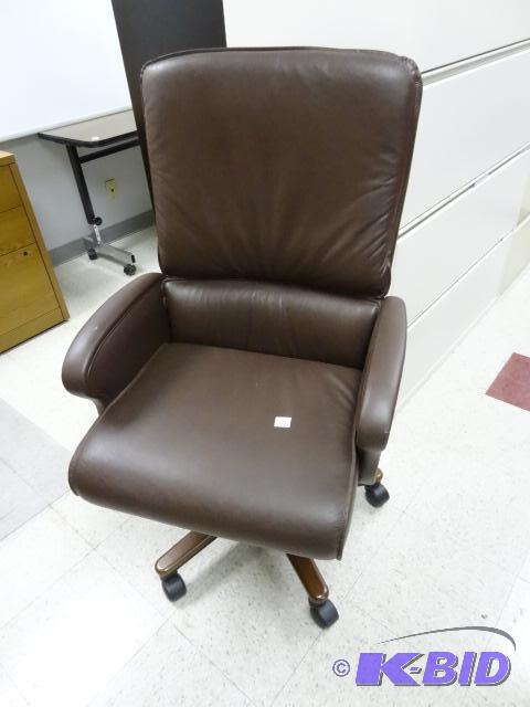 lot 48 image: Leather Office Chair on Wheels. Brayton Inter...