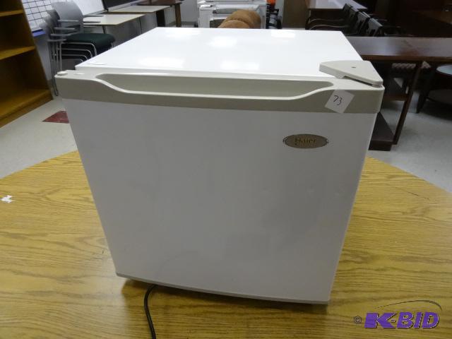 lot 73 image: Haier Dorm Fridge. Model HSW02...