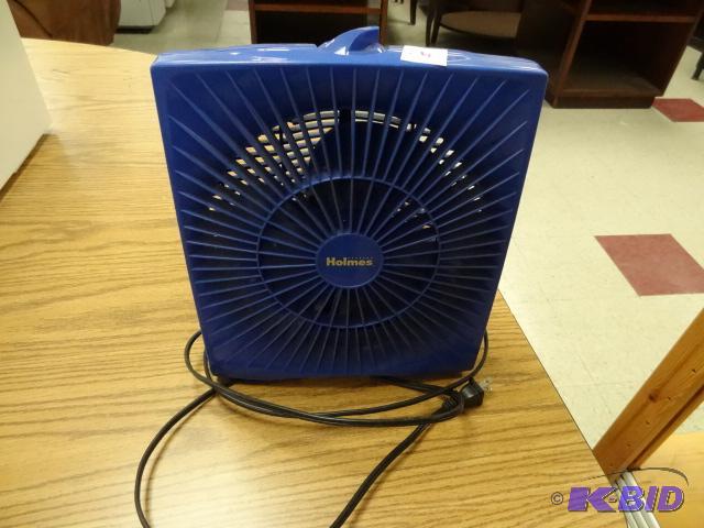 lot 74 image: Holmes Personal Heater...