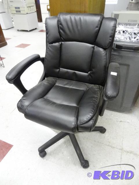 lot 89 image: Office Chair on Wheels...