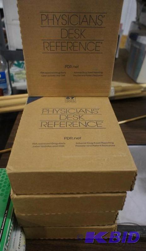 Lot of 5 physicians desk references - mini wh...