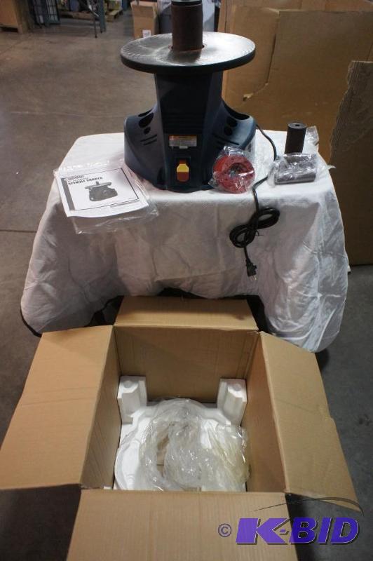 lot 8 image: Central Machinery 14" Oscillating Spindl...