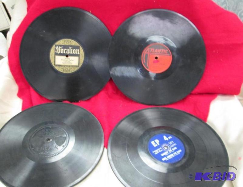 lot 17 image: Qty 4 The band festival at plum city, Vocalio...